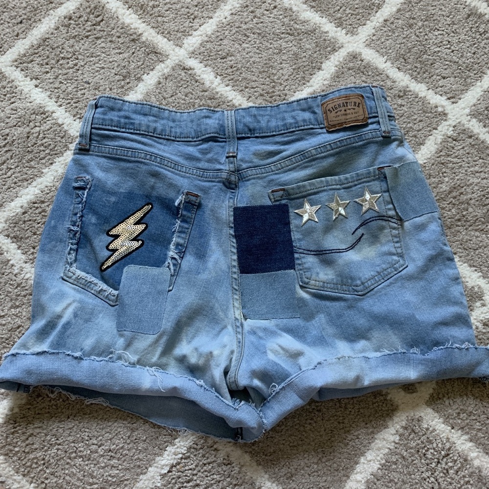 Signature Levi denim shorts